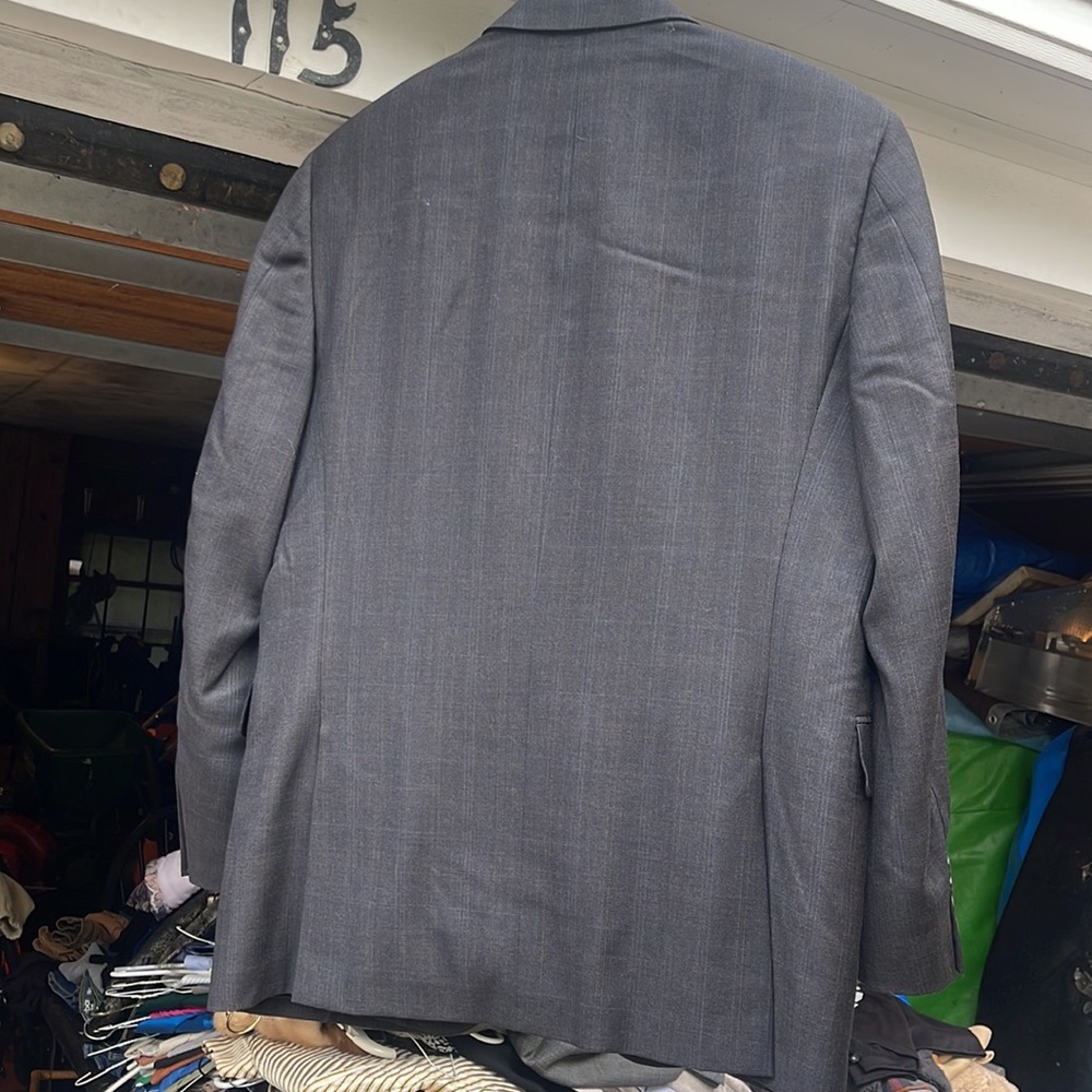 Suit - Picture 4 of 4